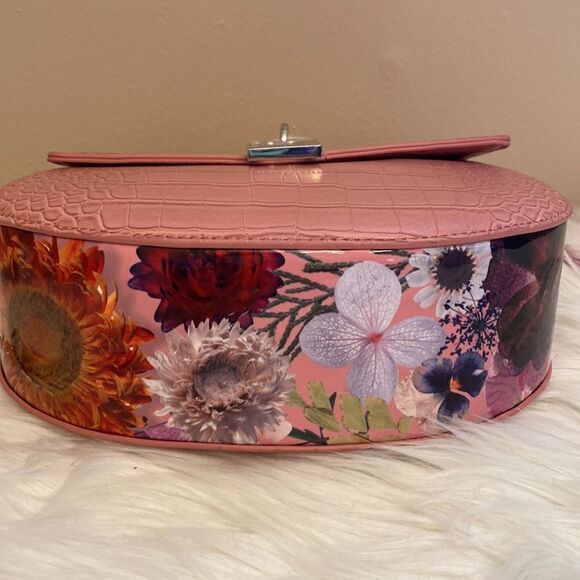 NWT Betsey Johnson Dark Blush Snake Embossed Floral Saddle Bag | Crossbody Bag - Picture 9 of 17